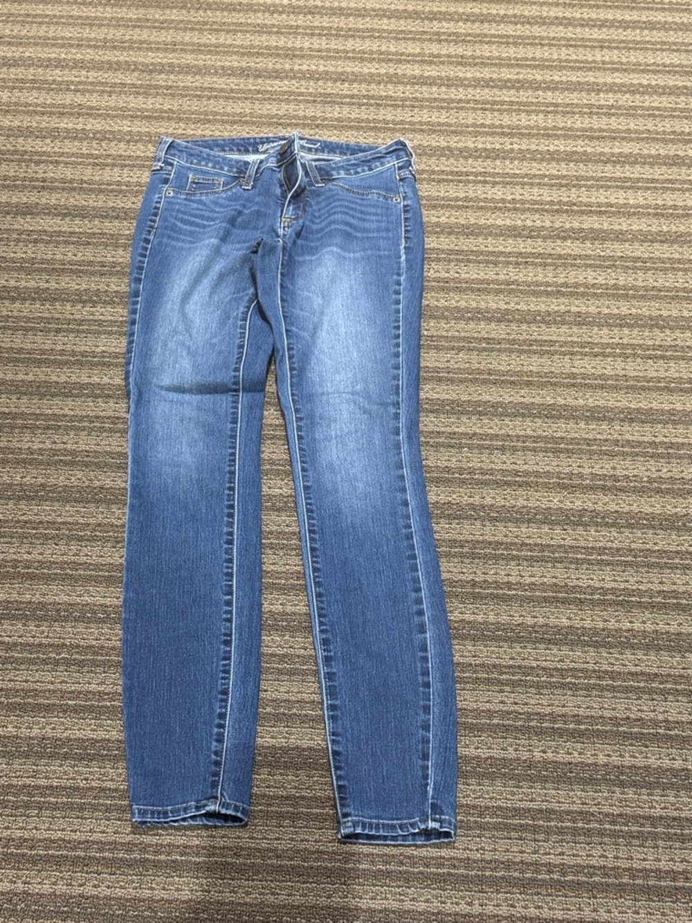 Universal Thread Blue Skinny Jeans - Faded Indigo Wash